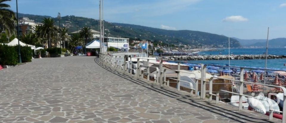 Shop / premises commercial of 55 m² in Lavagna (16033)