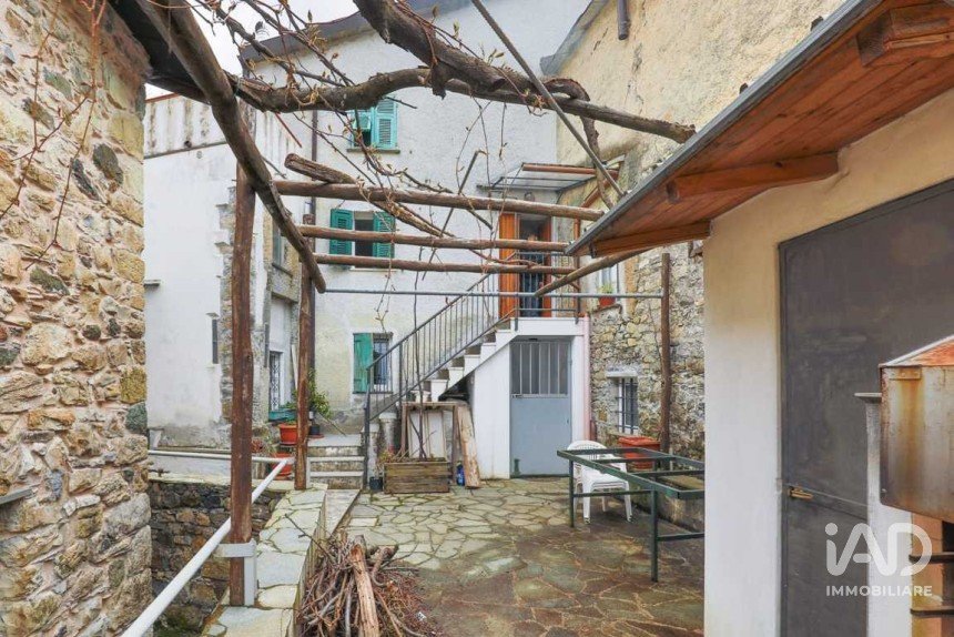 Casa indipendente / Villa 7 locali di 132 m² in Borzonasca (16041)
