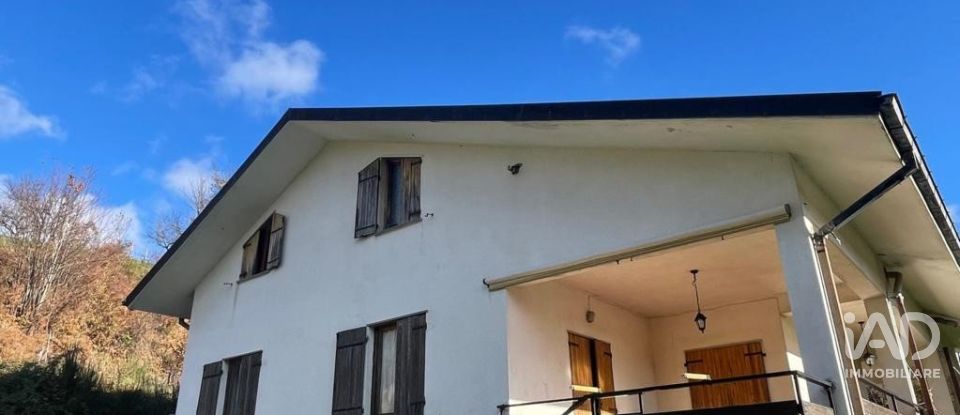 Loft 5 rooms of 109 m² in Varese Ligure (19028)
