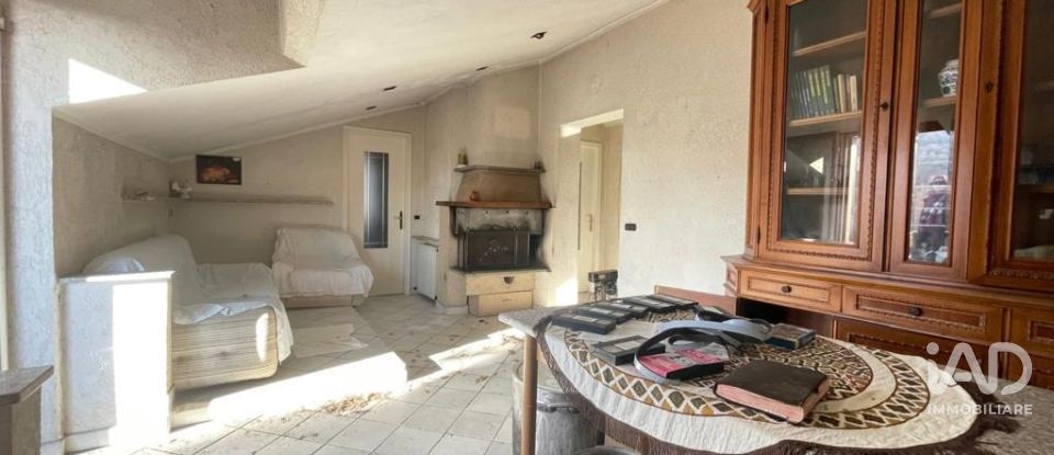 Loft 5 rooms of 109 m² in Varese Ligure (19028)