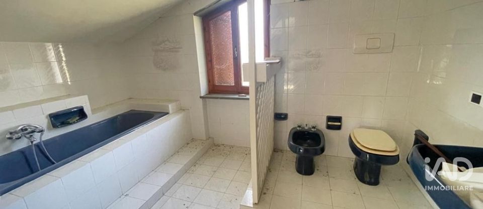 Loft 5 rooms of 109 m² in Varese Ligure (19028)