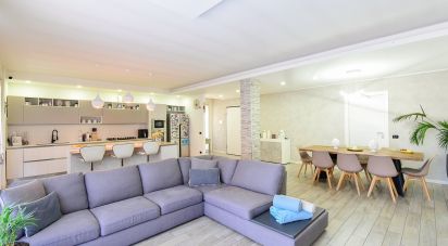 Casa indipendente / Villa 4 locali di 173 m² in Meda (20821)