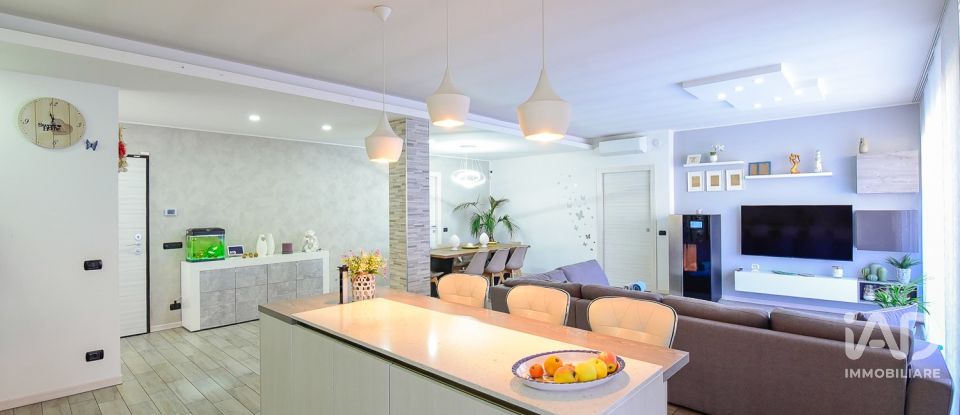 House 4 rooms of 173 m² in Meda (20821)