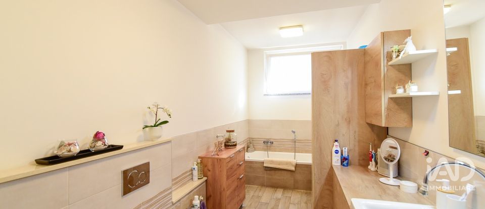 House 4 rooms of 173 m² in Meda (20821)