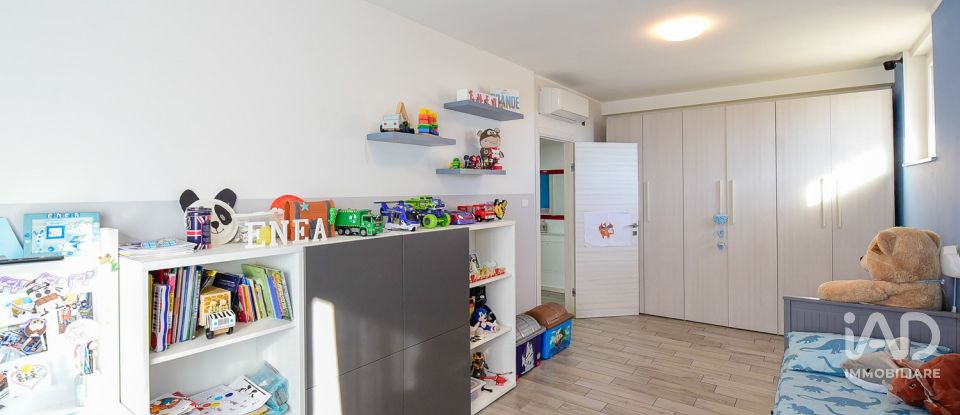 House 4 rooms of 173 m² in Meda (20821)