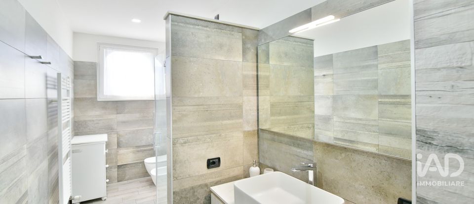 House 4 rooms of 173 m² in Meda (20821)