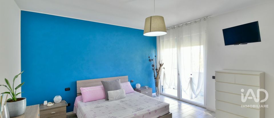 House 4 rooms of 173 m² in Meda (20821)