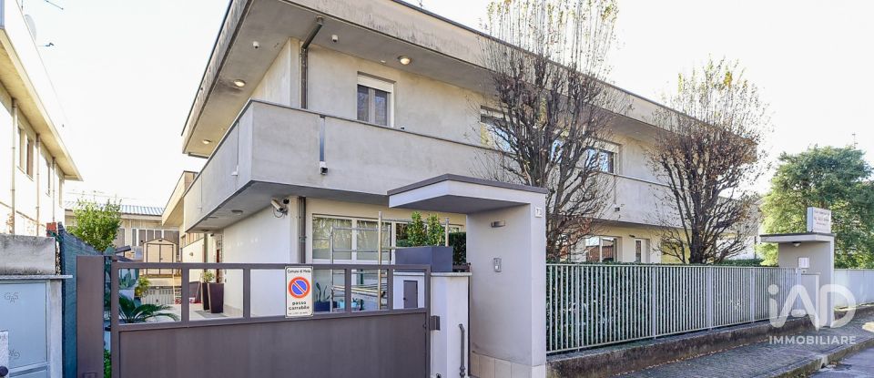 House 4 rooms of 173 m² in Meda (20821)