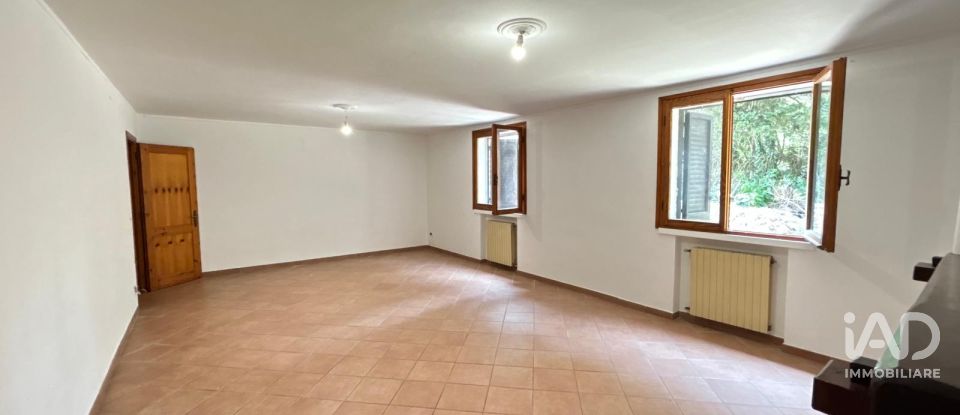 House 4 rooms of 220 m² in Finale Emilia (41035)