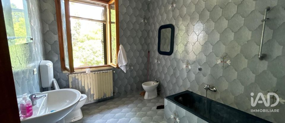 House 4 rooms of 220 m² in Finale Emilia (41035)