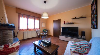 House boat 3 rooms of 200 m² in Poggio Renatico (44028)