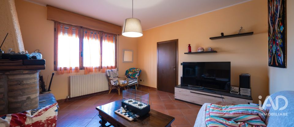 House boat 3 rooms of 200 m² in Poggio Renatico (44028)