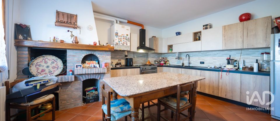 House boat 3 rooms of 200 m² in Poggio Renatico (44028)