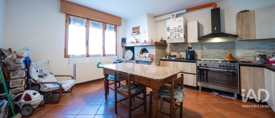 House boat 3 rooms of 200 m² in Poggio Renatico (44028)