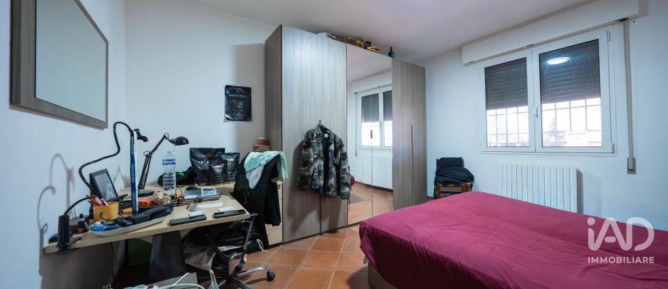 House boat 3 rooms of 200 m² in Poggio Renatico (44028)