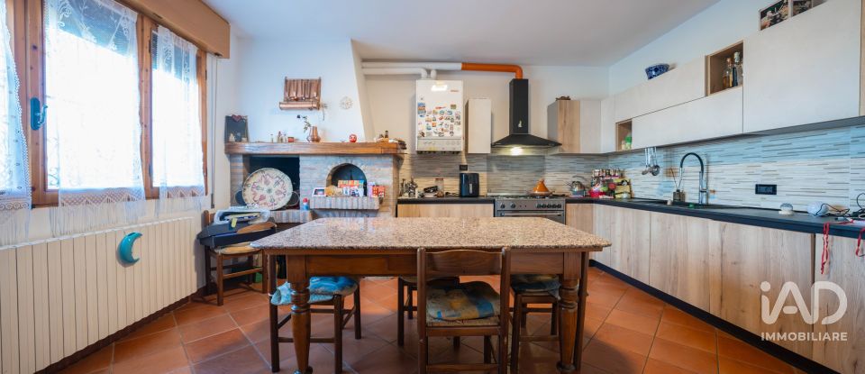 House boat 3 rooms of 200 m² in Poggio Renatico (44028)