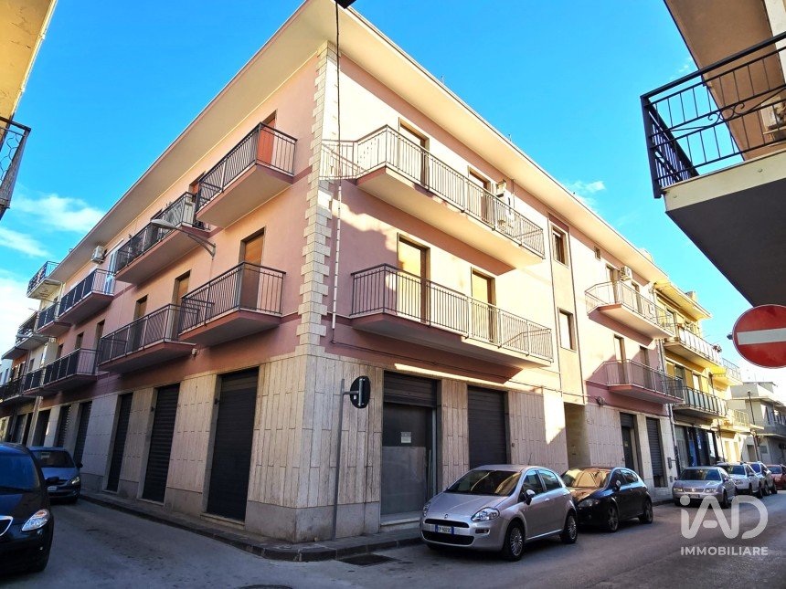Apartment 8 rooms of 270 m² in Floridia (96014)