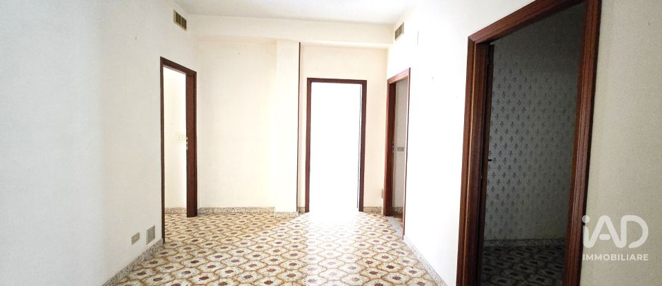 Apartment 8 rooms of 270 m² in Floridia (96014)