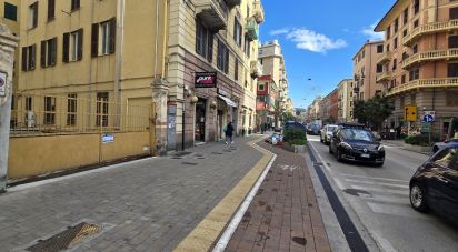 Shop / premises commercial of 1,300 m² in Genova (16152)