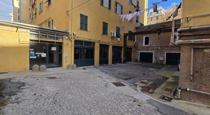 Shop / premises commercial of 1,300 m² in Genova (16152)