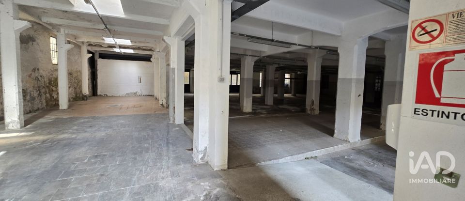 Shop / premises commercial of 1,300 m² in Genova (16152)