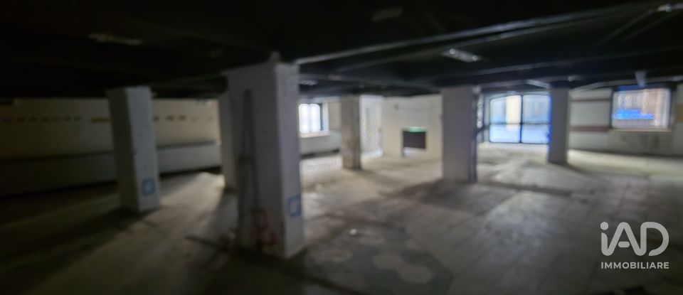 Shop / premises commercial of 1,300 m² in Genova (16152)