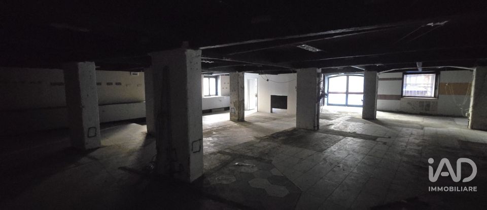 Shop / premises commercial of 1,300 m² in Genova (16152)
