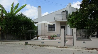 Farm 9 rooms of 308 m² in Lanciano (66034)