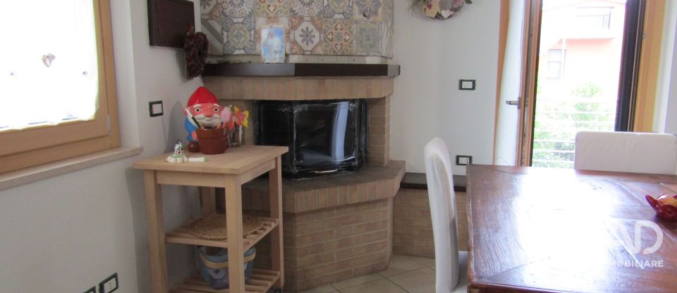 Farm 9 rooms of 308 m² in Lanciano (66034)