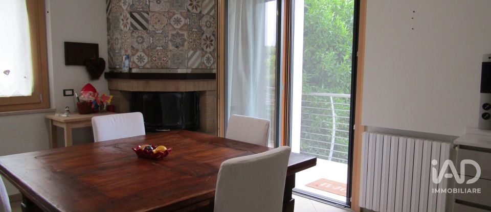 Farm 9 rooms of 308 m² in Lanciano (66034)