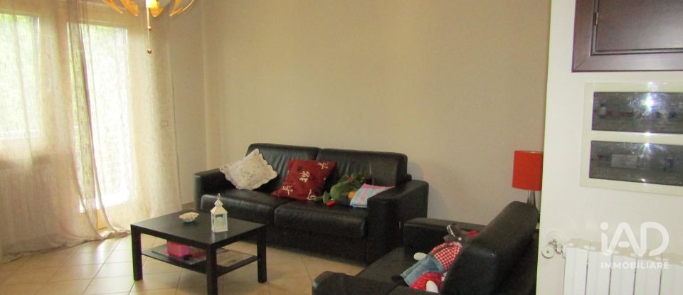 Farm 9 rooms of 308 m² in Lanciano (66034)