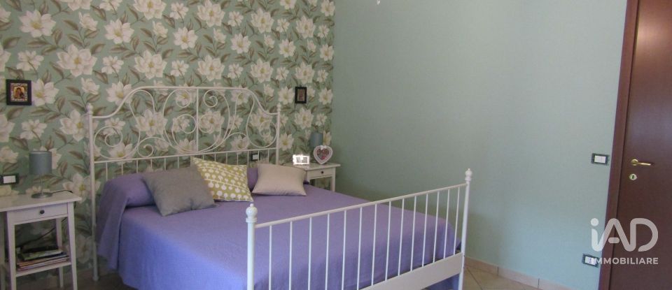 Farm 9 rooms of 308 m² in Lanciano (66034)