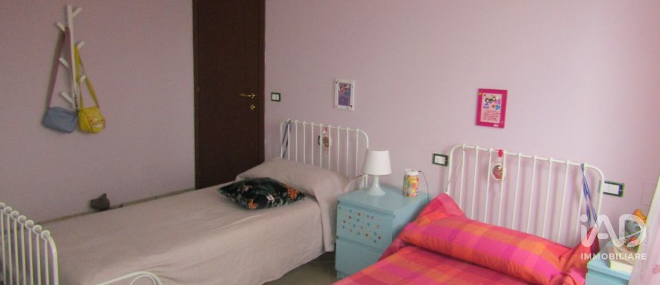 Farm 9 rooms of 308 m² in Lanciano (66034)