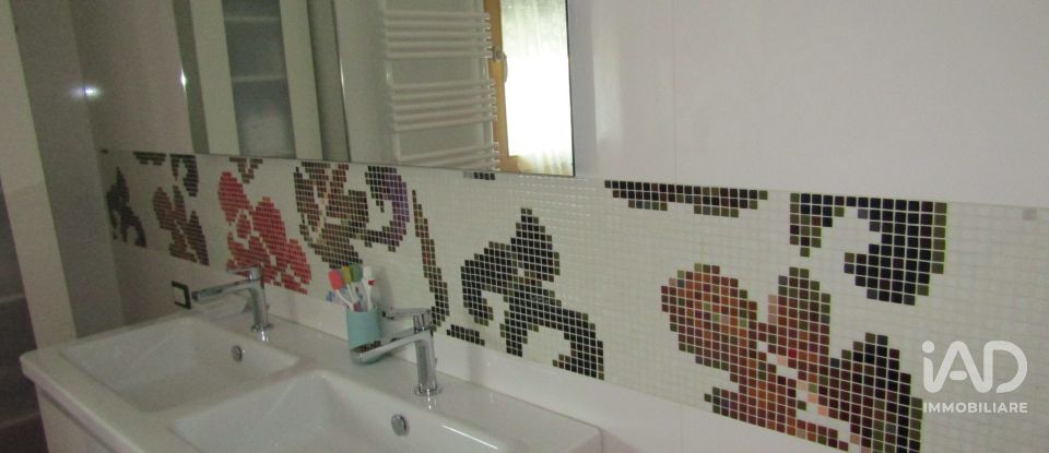 Farm 9 rooms of 308 m² in Lanciano (66034)