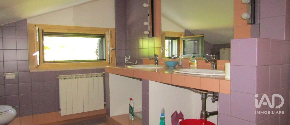 Farm 9 rooms of 308 m² in Lanciano (66034)