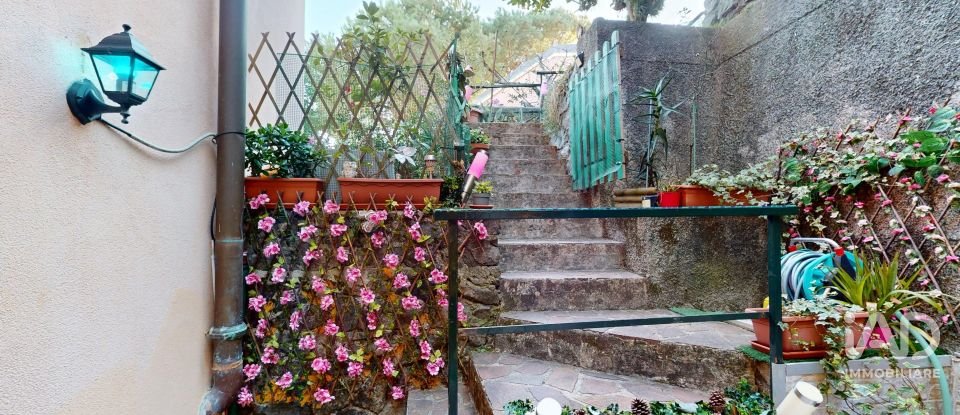 Two-room apartment of 33 m² in Arenzano (16011)