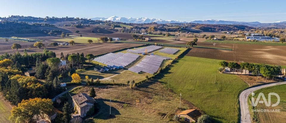 Casa indipendente 10 locali di 232 m² in Petriolo (62014)