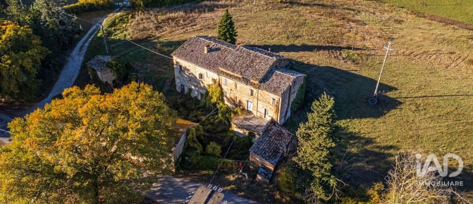 Casa indipendente 10 locali di 232 m² in Petriolo (62014)