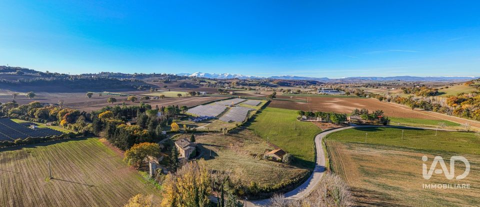 Casa indipendente 10 locali di 232 m² in Petriolo (62014)