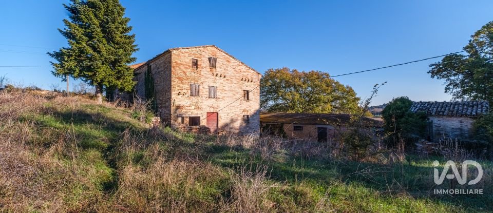 Casa indipendente 10 locali di 232 m² in Petriolo (62014)