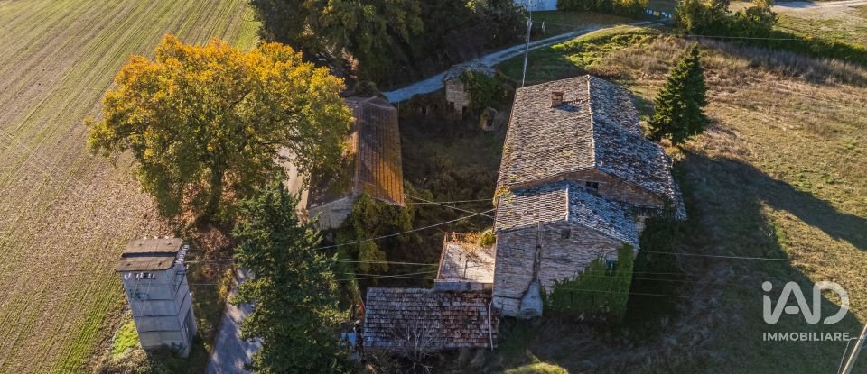 Casa indipendente 10 locali di 232 m² in Petriolo (62014)