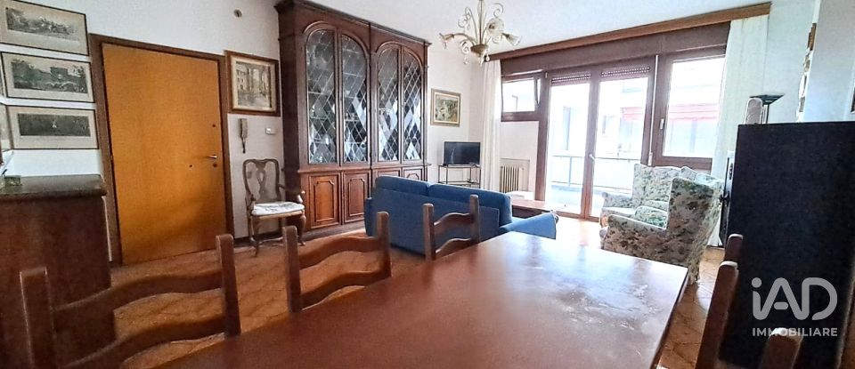 Apartment 7 rooms of 125 m² in Rovigo (45100)