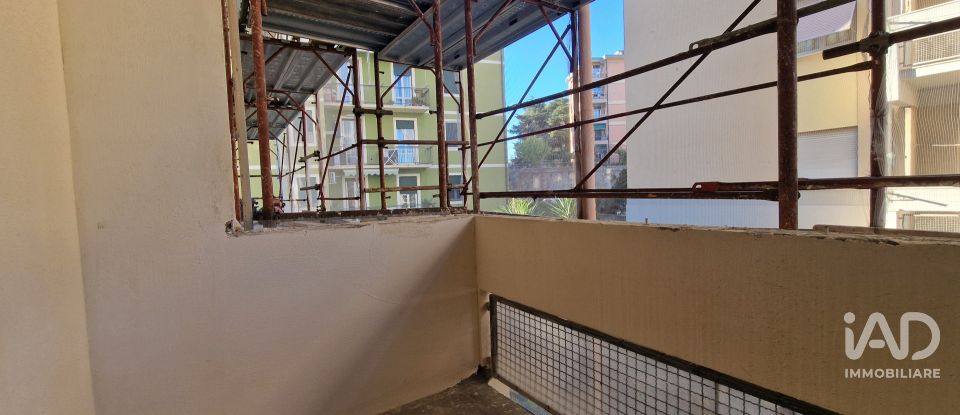 Three-room apartment of 80 m² in Genova (16149)