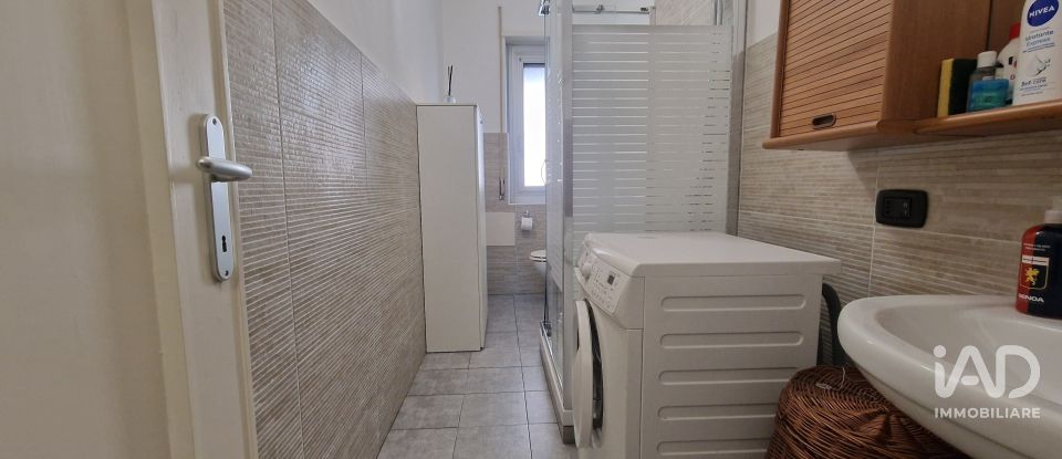 Three-room apartment of 80 m² in Genova (16149)