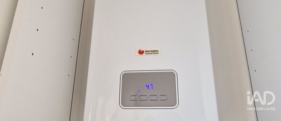 Three-room apartment of 80 m² in Genova (16149)