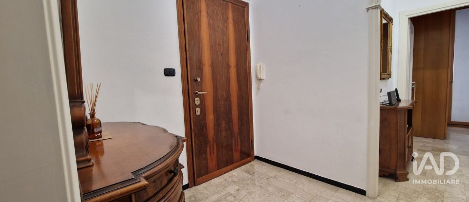 Three-room apartment of 80 m² in Genova (16149)