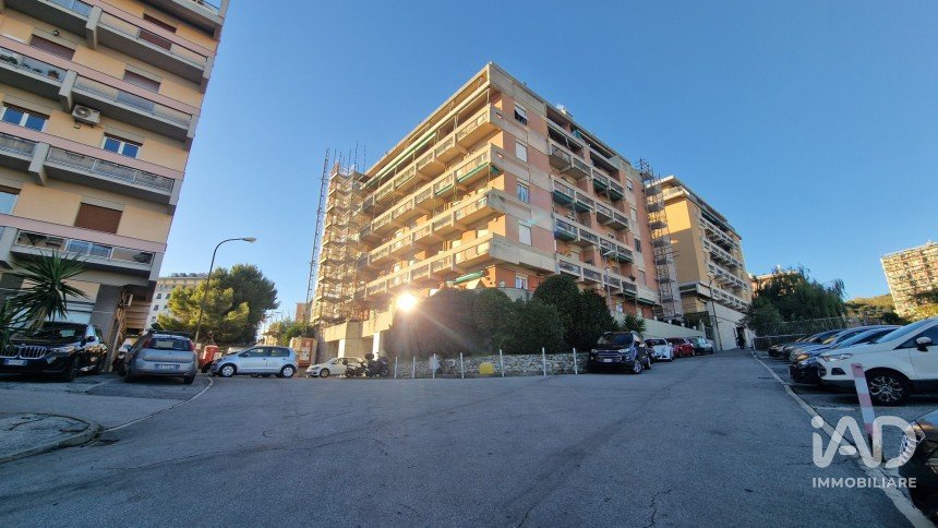 Three-room apartment of 80 m² in Genova (16149)