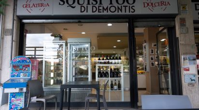 Negozio / locale commerciale di 114 m² in Roma (00142)