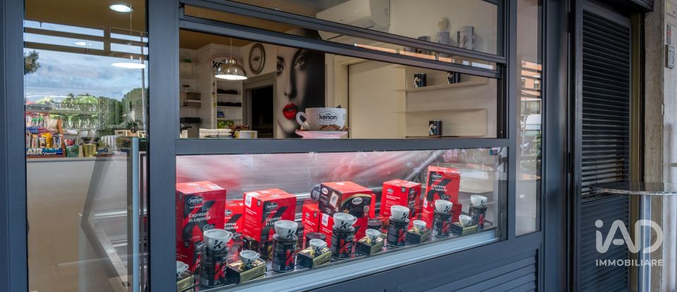 Shop / premises commercial of 114 m² in Roma (00142)