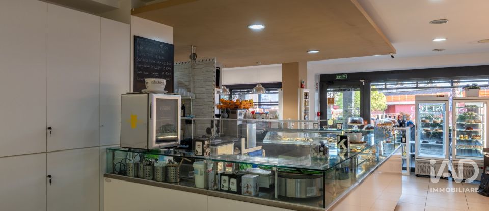 Shop / premises commercial of 114 m² in Roma (00142)